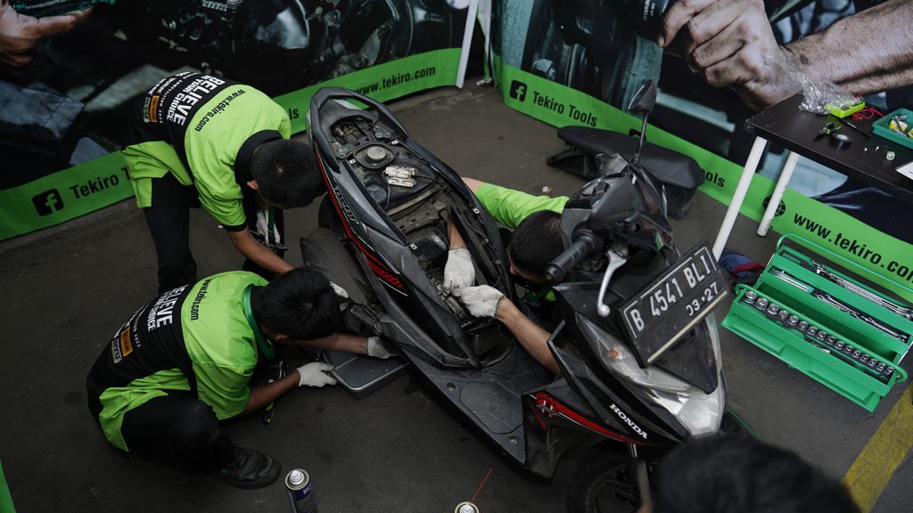 Lomba otomotif